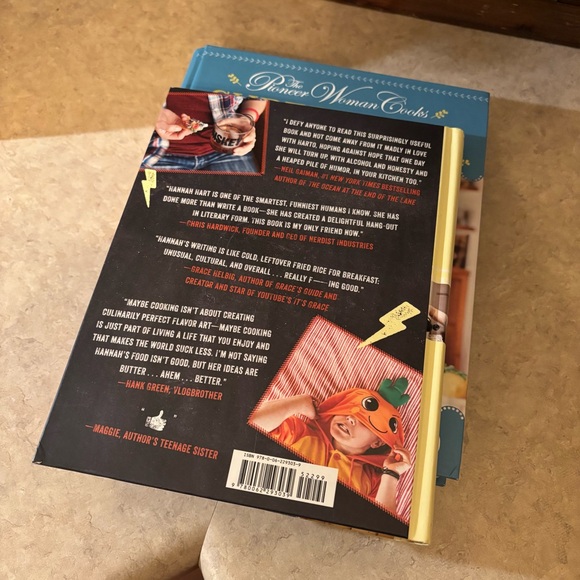 Lot of 3 Cookbooks, The Pioneer Woman and Hannah Hart, perfect condition! - Picture 6 of 11